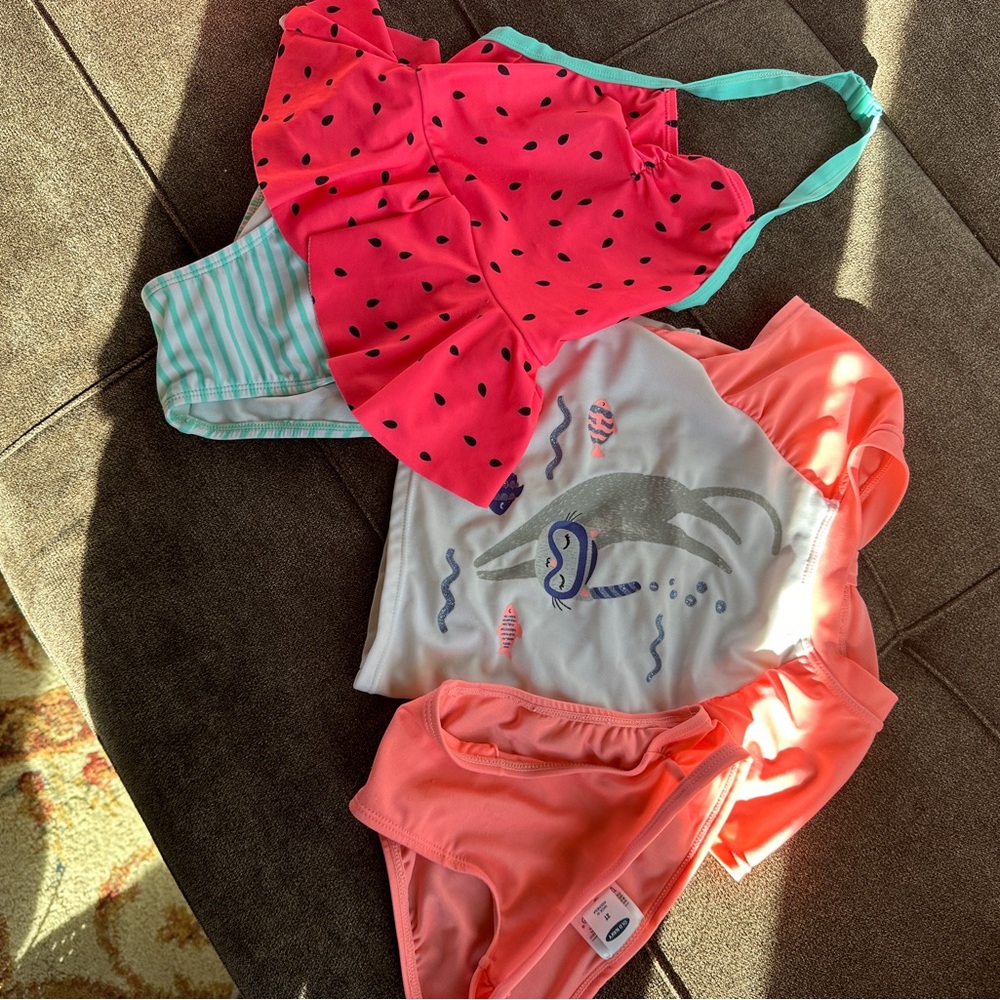Old Navy Girls Toddler Set of Two Swim Suits Size 2T